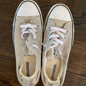 Great condition women’s converse sneakers